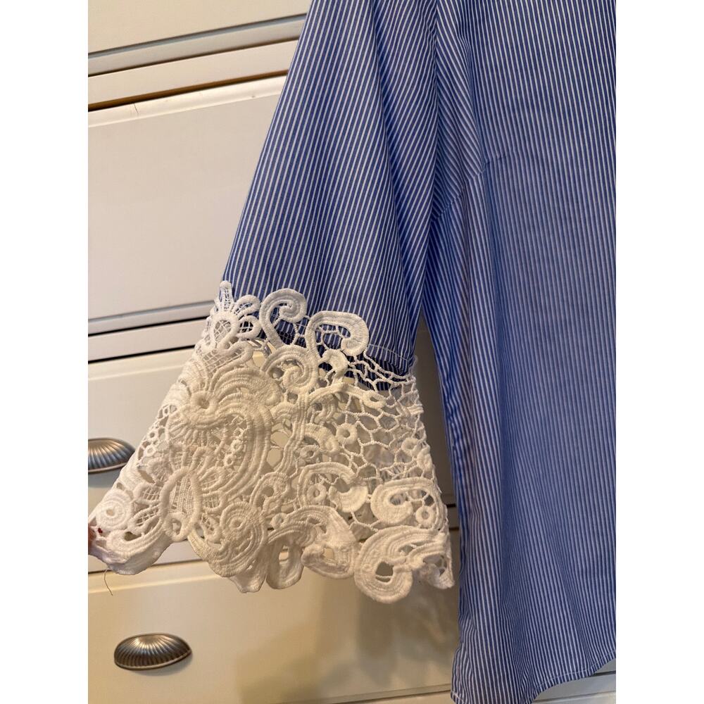Crown & Ivy Blouse Women's Medium Blue White Striped Lace Cuff Boho Cottagecore - Picture 3 of 6